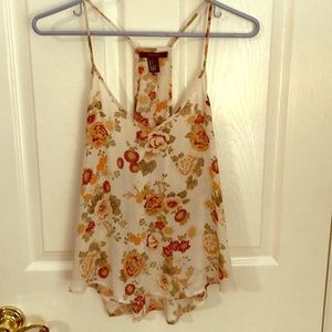 Flirty/floral summer top!